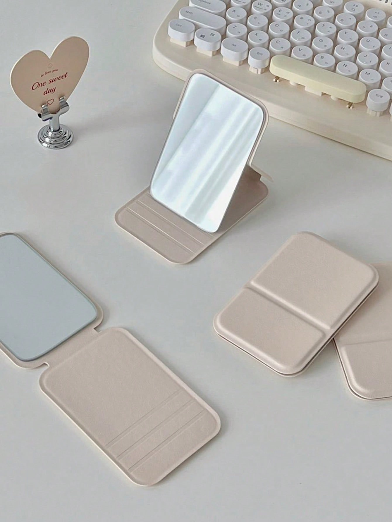 Draagbare opvouwbare mini-make - Makeup recensie en prijs